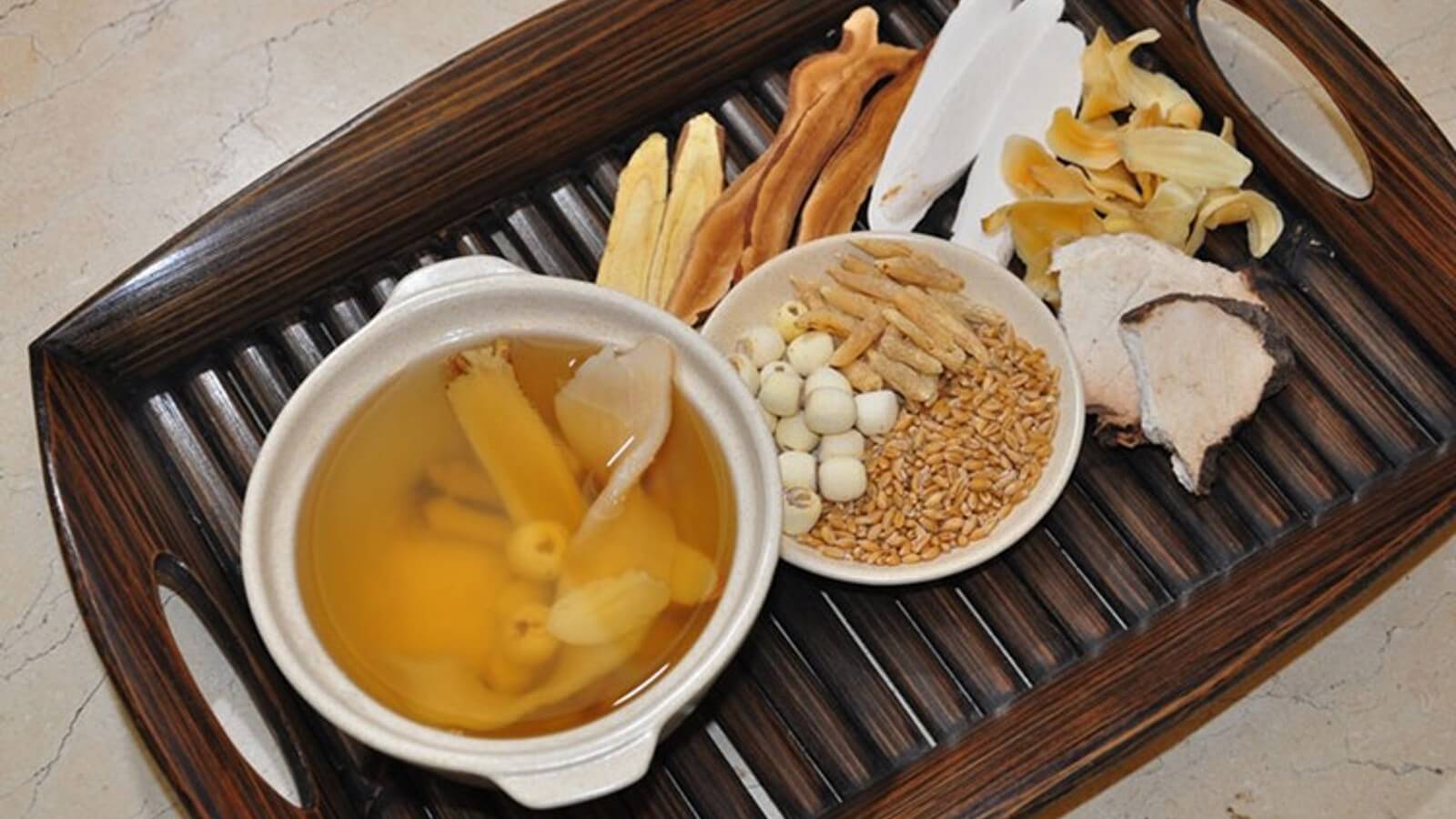 金马养源斋养神汤有助于清心安神，具有镇静的作用。