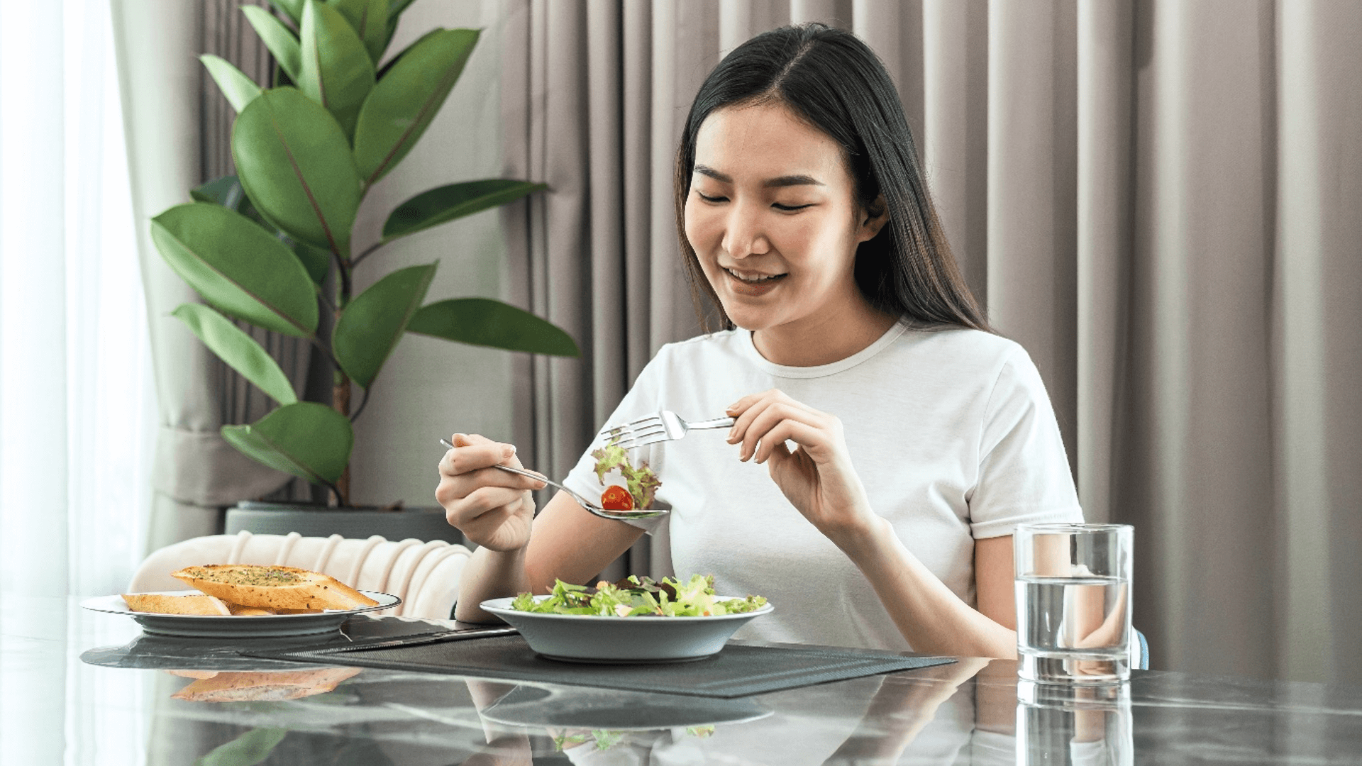 Tips for mindful eating to help you slow down, enjoy your meals.